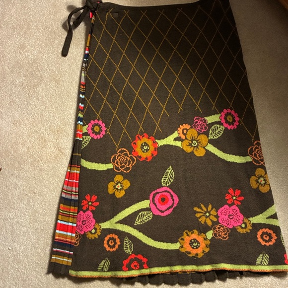 Oilily Multicolor Knit Fabric - Picture 8 of 11